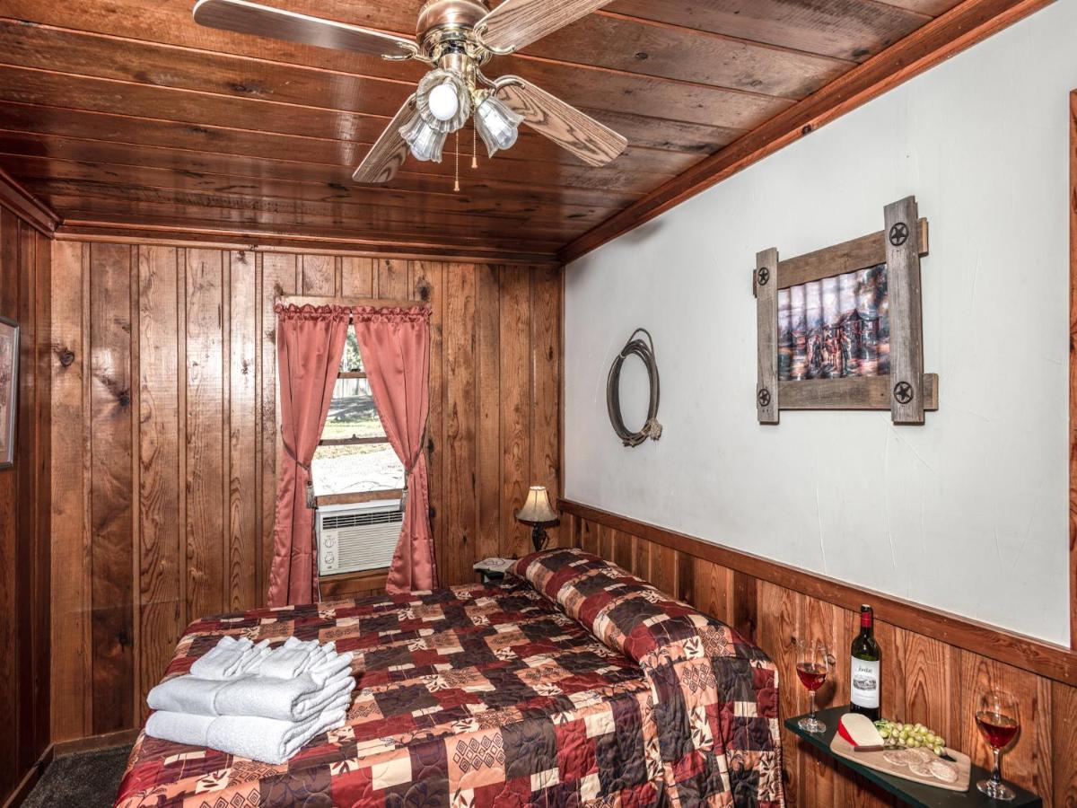 Apache Village Cabinette 15, Queen Bed, Midtown, Sleeps 2 Ruidoso Extérieur photo