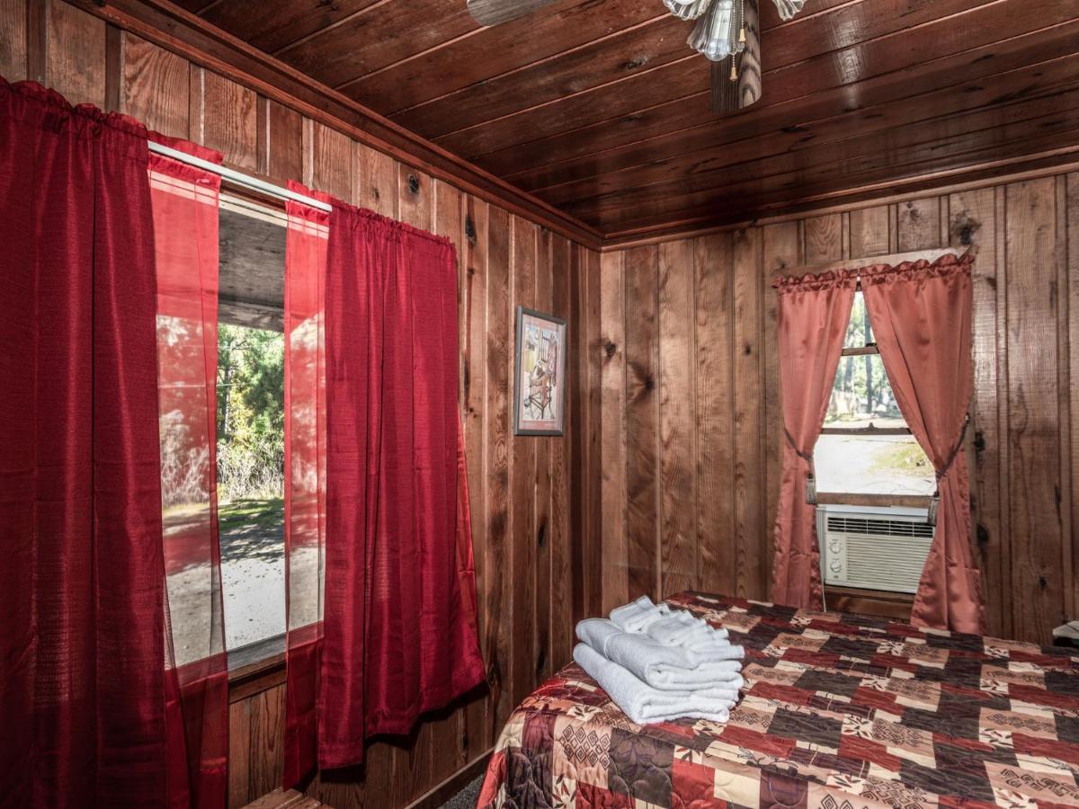 Apache Village Cabinette 15, Queen Bed, Midtown, Sleeps 2 Ruidoso Extérieur photo