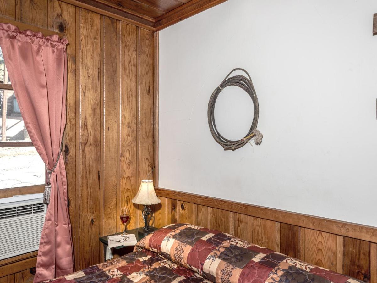 Apache Village Cabinette 15, Queen Bed, Midtown, Sleeps 2 Ruidoso Extérieur photo