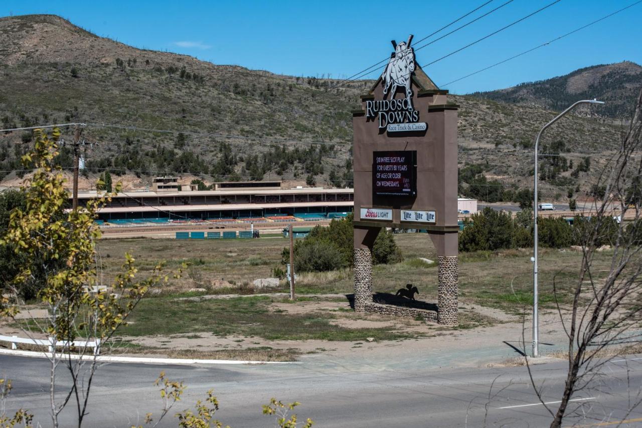 Apache Village Cabinette 15, Queen Bed, Midtown, Sleeps 2 Ruidoso Extérieur photo